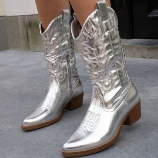 VIBE – Trendy Cowboy Stiefel für Festivals