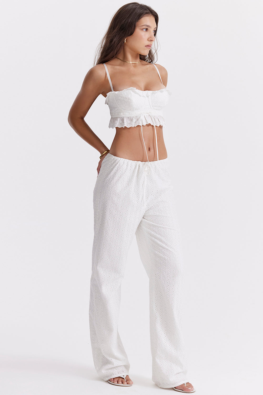 Heidi-Mode | Weißes Broderie Anglais Bralette Top mit Hose