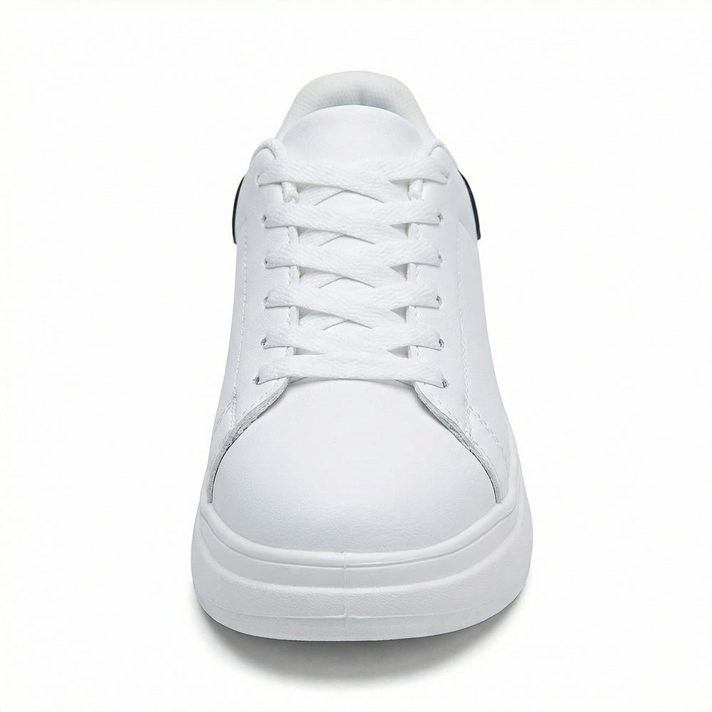 Orthopädische weiße Turnschuhe