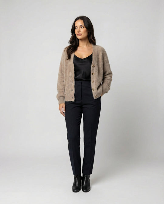 Strickjacke Damen flauschig mit großen Knöpfen und V-Ausschnitt