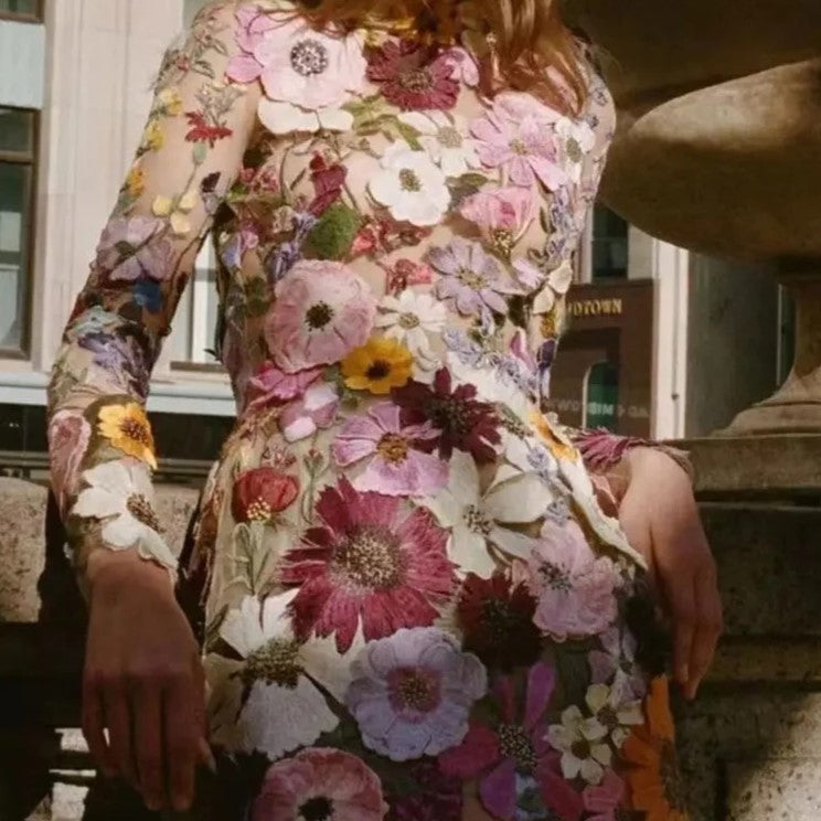 Einzigartiges Handgemachtes Blumenkleid