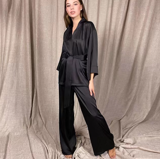 Pyjama-Set aus Weichem Satin