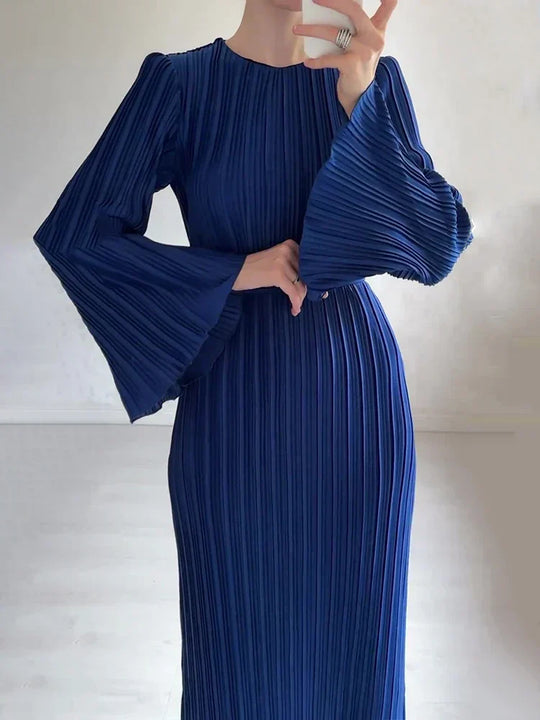Plissiertes Maxikleid mit langen Ärmeln