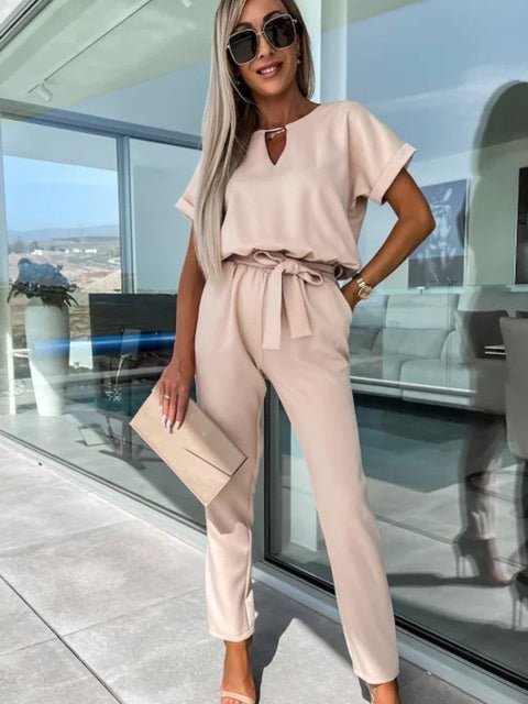 Jumpsuit mit Knoten