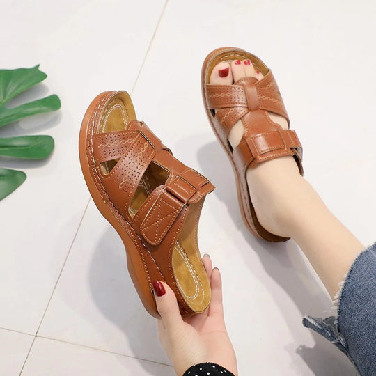 Heidi-Mode | Klassische Wandersandalen für Den Sommer