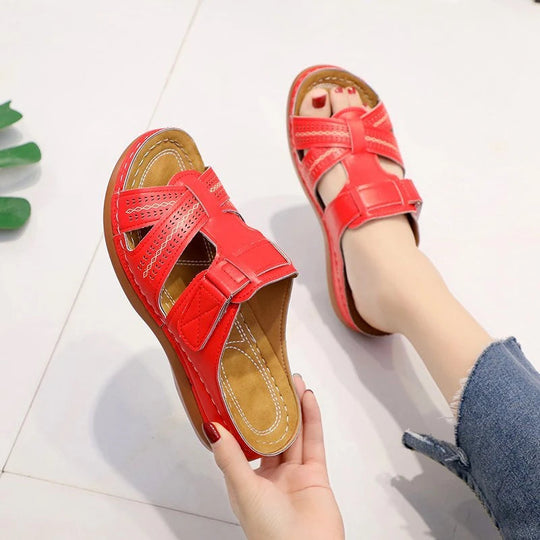 Heidi-Mode | Klassische Wandersandalen für Den Sommer