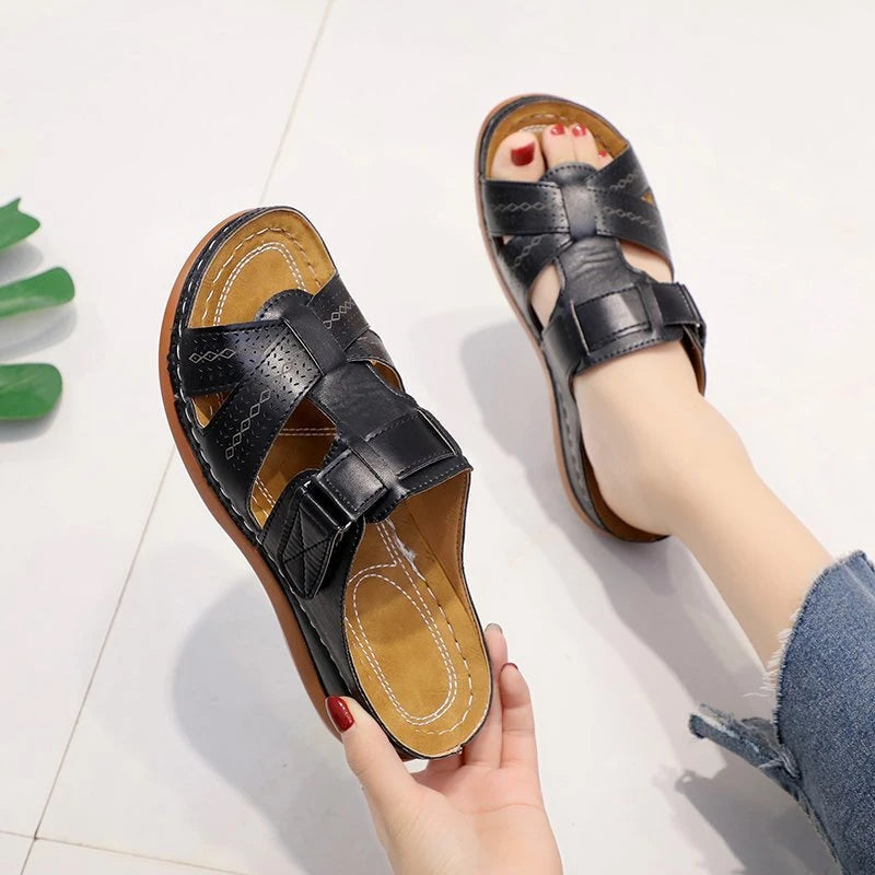 Heidi-Mode | Klassische Wandersandalen für Den Sommer