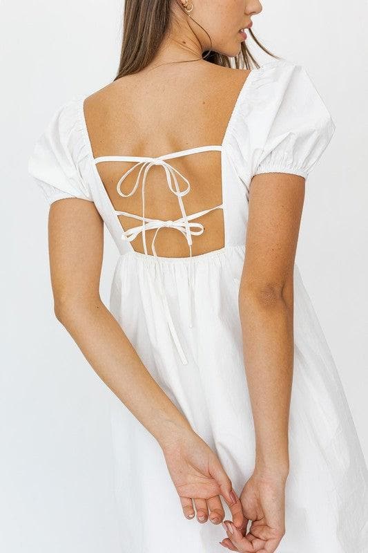 Heidi-Mode | Le Lis Kurzarmpuffärmel Babydoll-Kleid mit Rückenschnürung