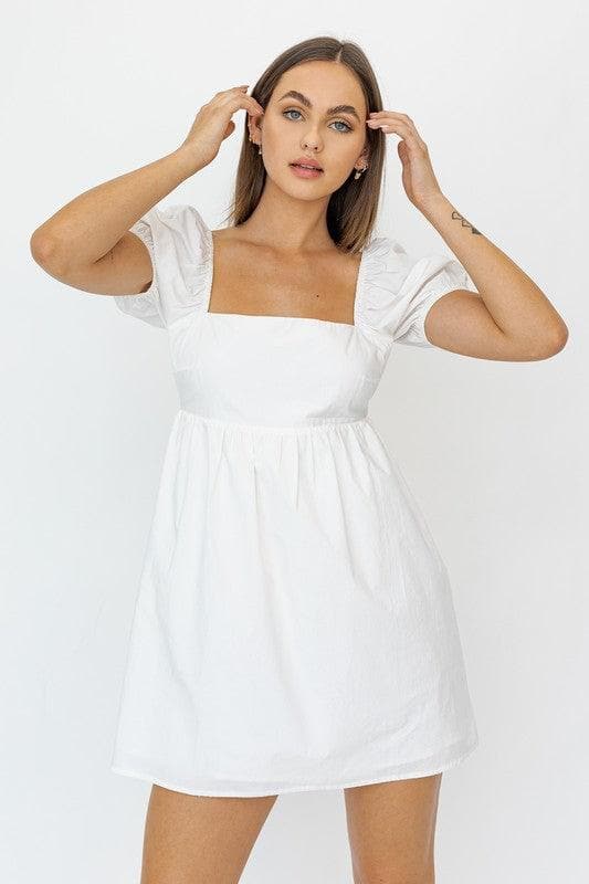 Heidi-Mode | Le Lis Kurzarmpuffärmel Babydoll-Kleid mit Rückenschnürung