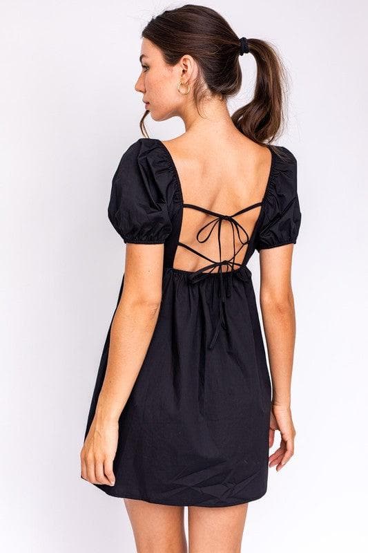 Heidi-Mode | Le Lis Kurzarmpuffärmel Babydoll-Kleid mit Rückenschnürung