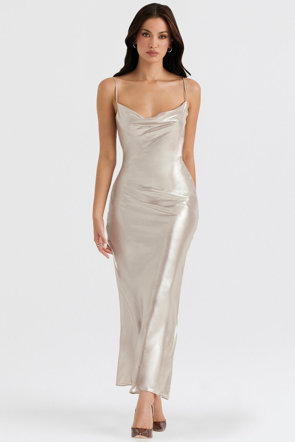 Heidi-Mode | Lange Kleid mit Champagnerfarbigen Glanz und Tiefe Rücke