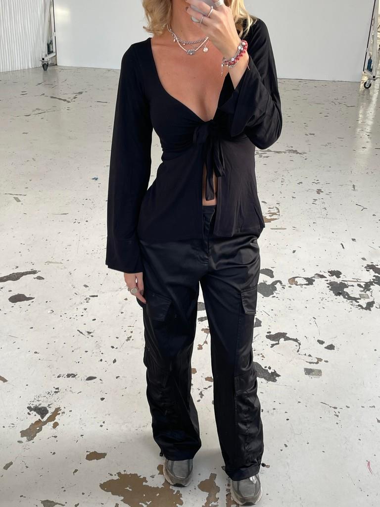 Heidi-Mode | Schwarze Bluse mit Schlagärmeln