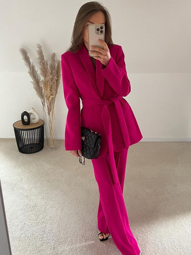 Heidi-Mode | Elegante Blazer mit Gürtel und Passender Hose