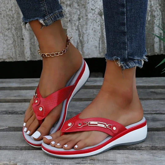 Heidi-Mode | Damensandalen mit Metallichem Knopfdetail