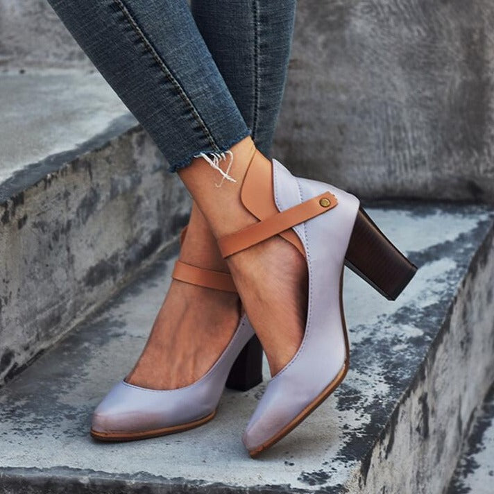 elegante Pumps mit spitzer Zehe und Knöchelriemen