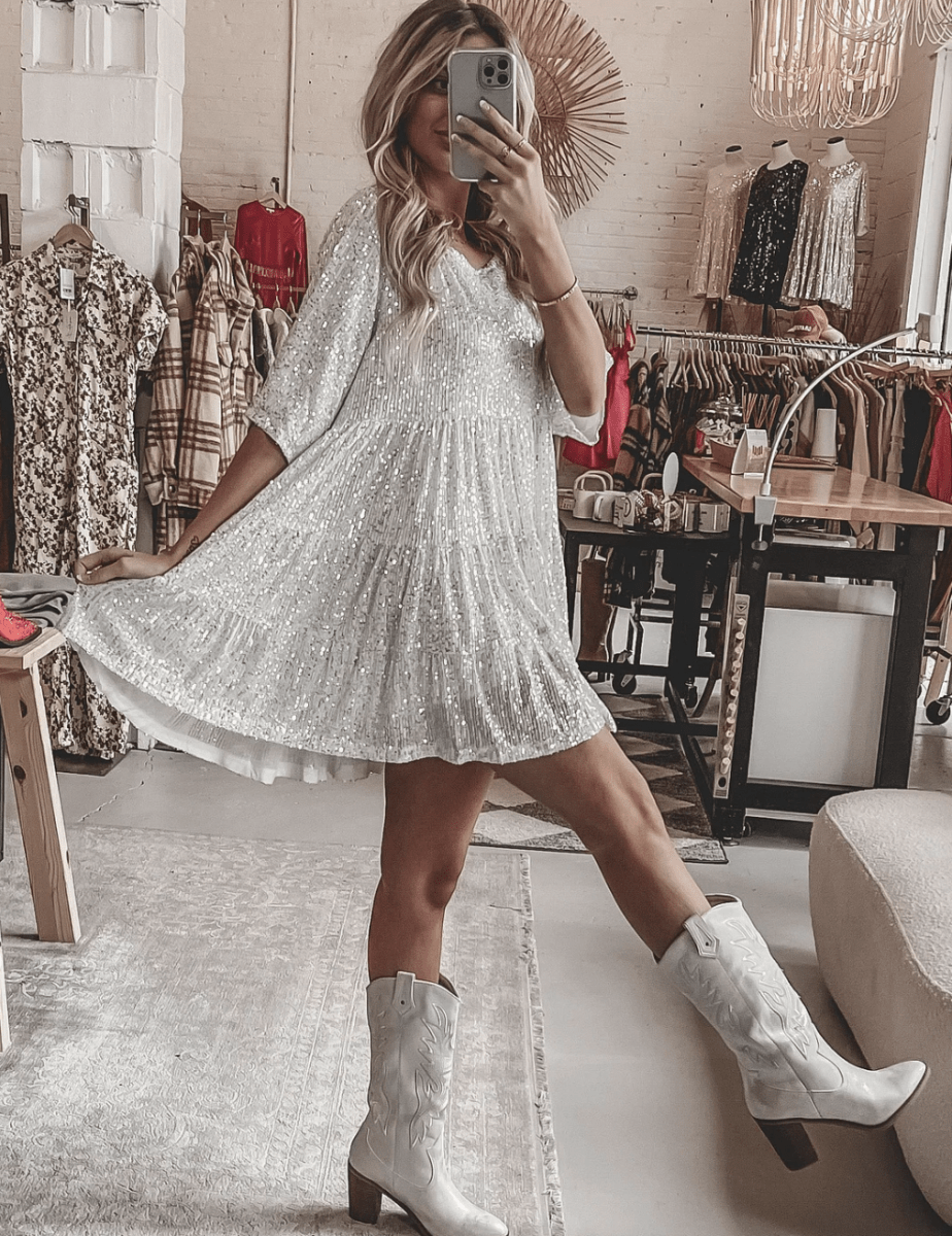Elegantes und schlankmachendes Paillettenkleid