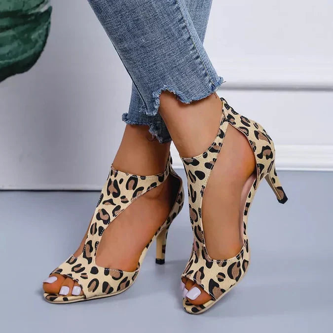 Heidi-Mode -  Orthopädische Sandalen mit Absätzen