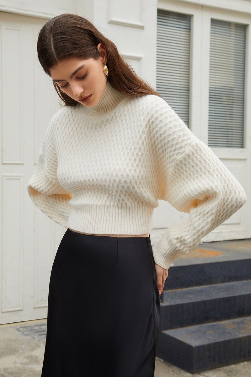 Heidi-Mode | Pullover mit rückenfreiem Rollkragen