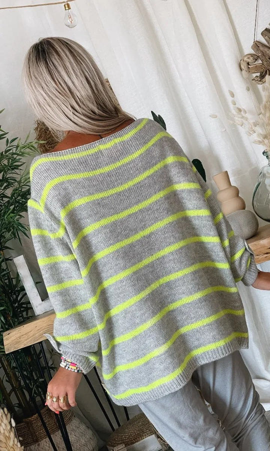 Modischer Pullover