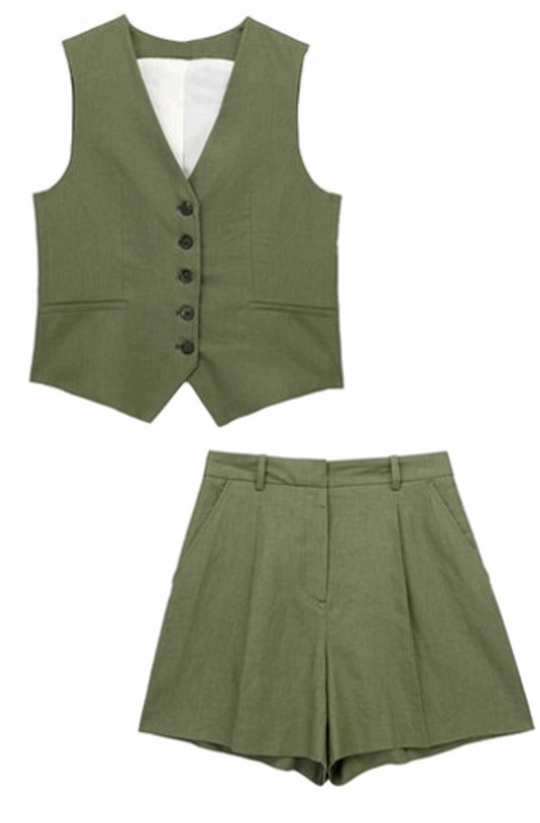 Set aus ärmellosem Blazer und Shorts