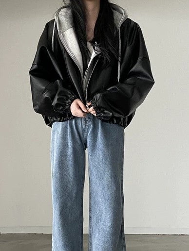 Heidi-Mode | Schwarze Jacke mit Kordelzug und Kragen