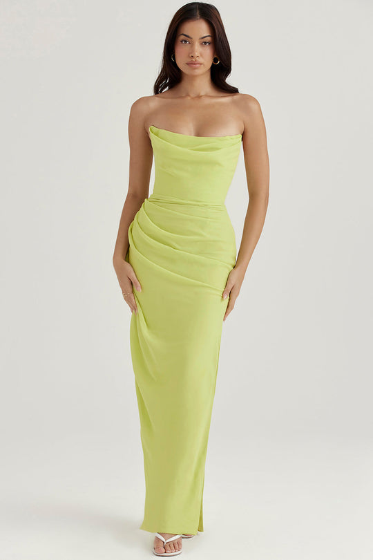 Heidi-Mode | Feminin Geschnittenes Abendkleid