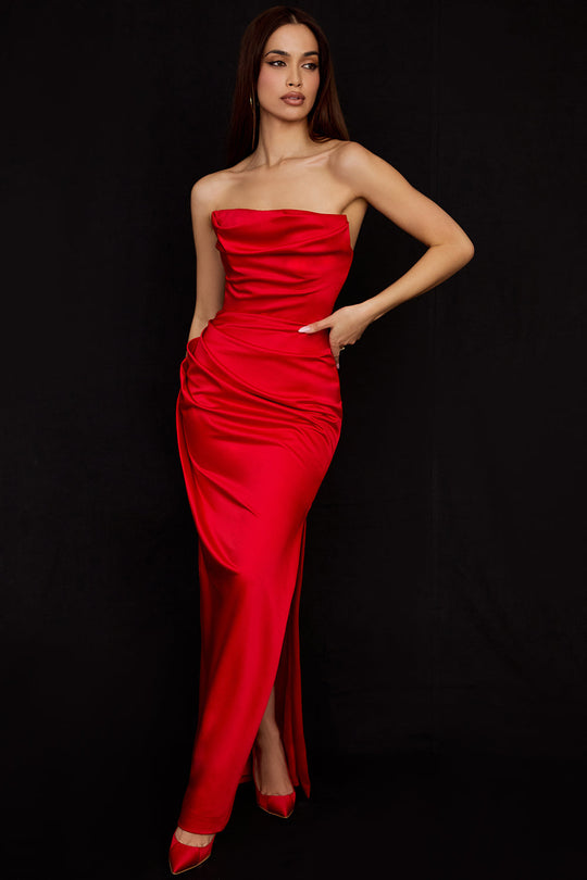 Heidi-Mode | Feminin Geschnittenes Abendkleid