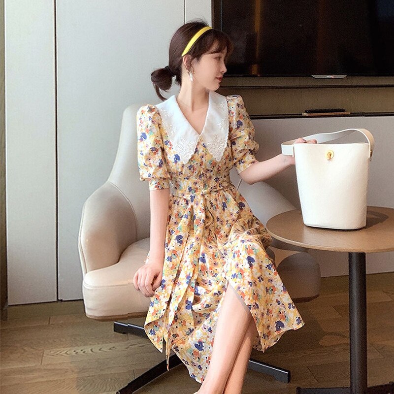 Heidi-Mode | Floral Kleid mit Peter Pan Kragen