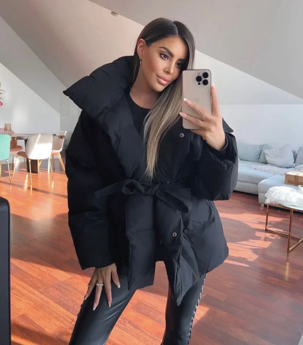 Heidi-Mode | Kurze Damenjacke Mit Stehkragen Und Taillierter Taille