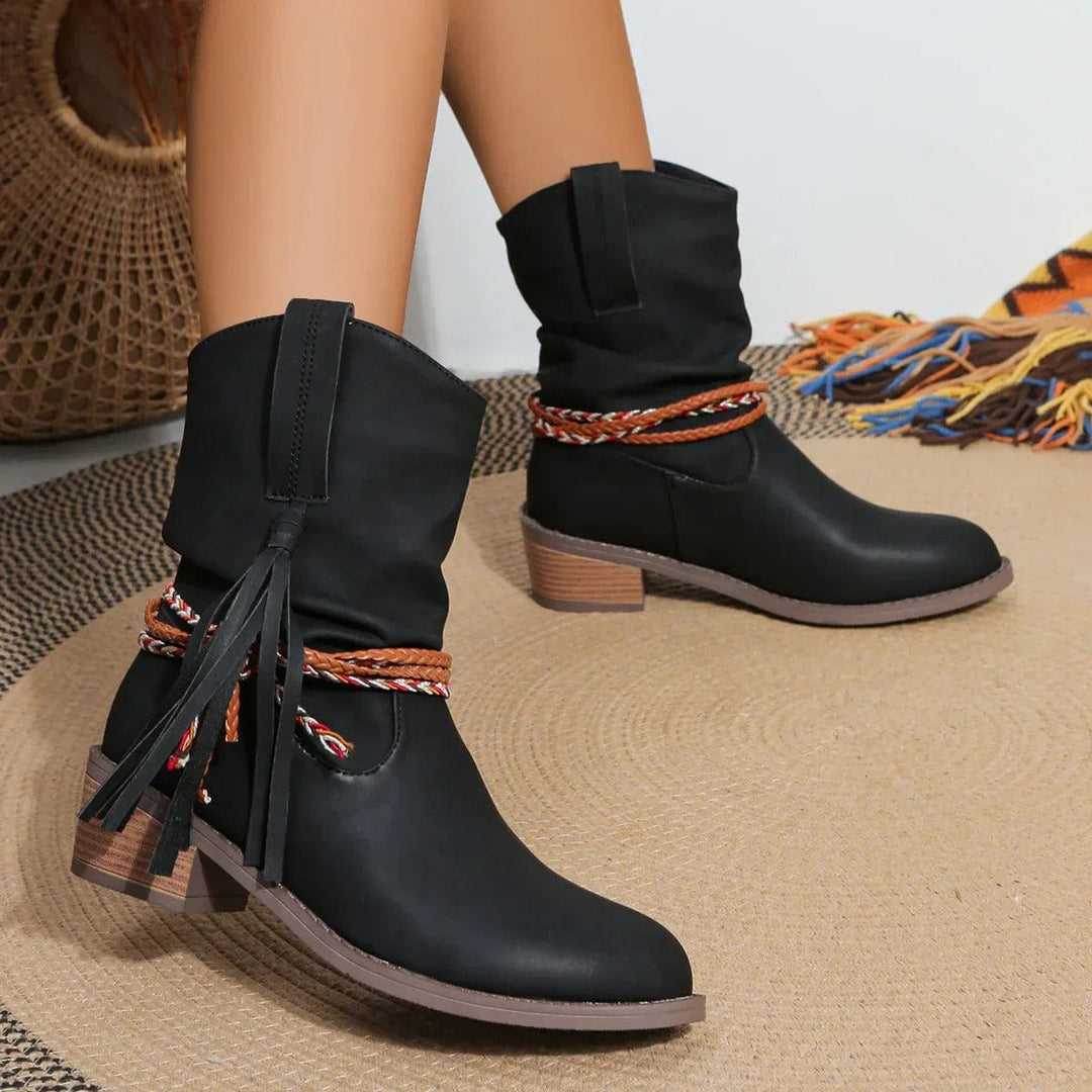 Heidi-Mode | Elegante Piratenstiefel mit plissierter Quaste