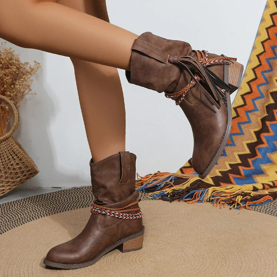 Heidi-Mode | Elegante Piratenstiefel mit plissierter Quaste