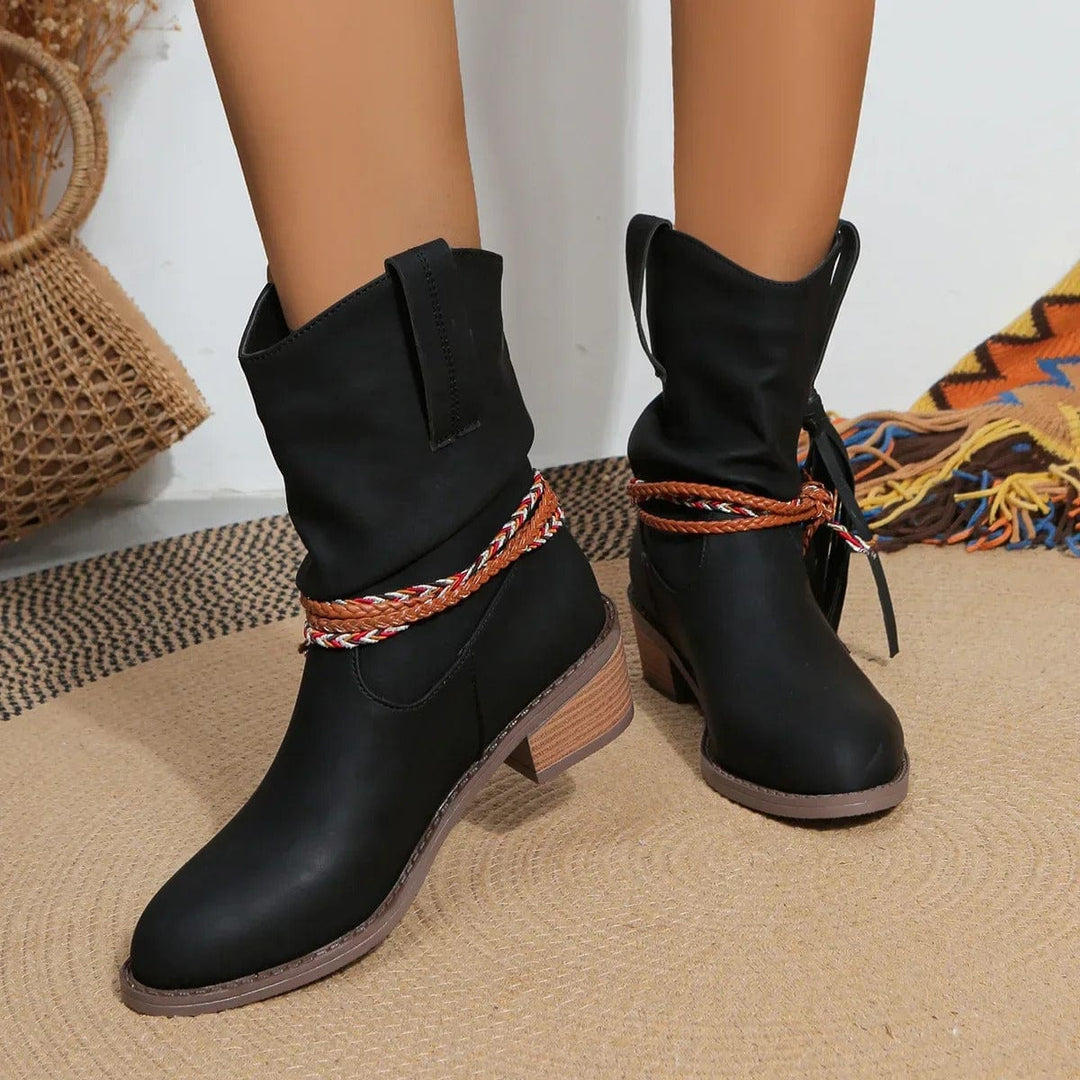 Heidi-Mode | Elegante Piratenstiefel mit plissierter Quaste