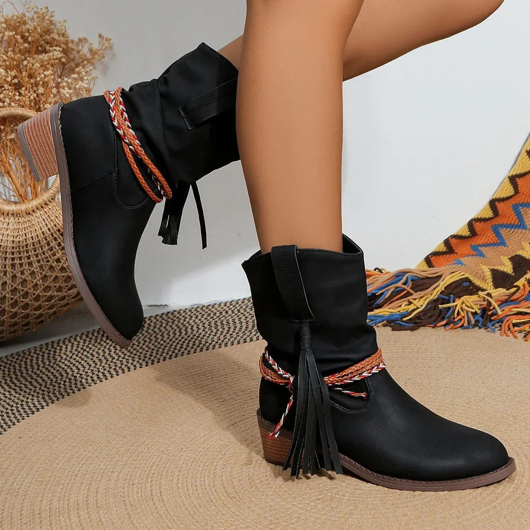 Heidi-Mode | Elegante Piratenstiefel mit plissierter Quaste