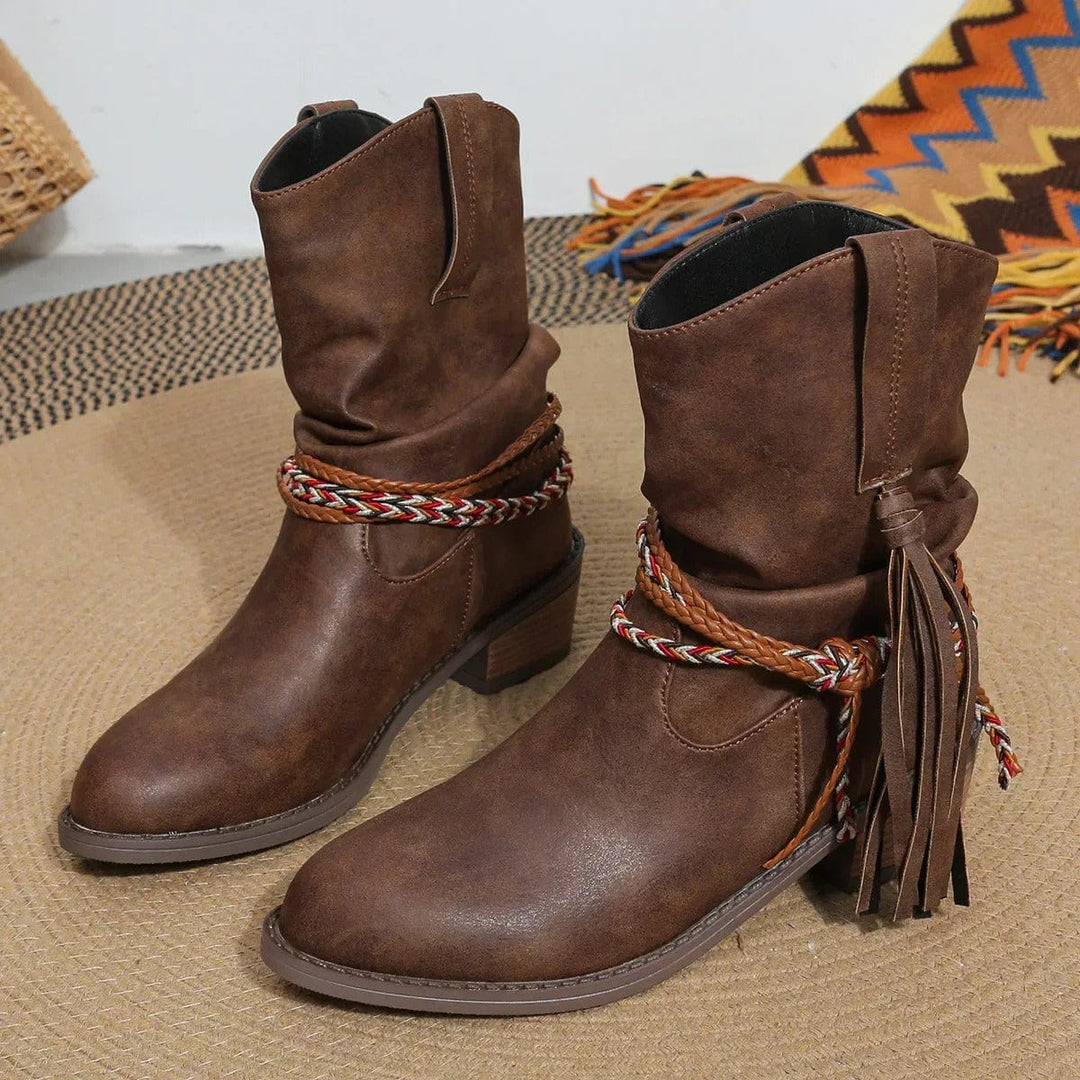 Heidi-Mode | Elegante Piratenstiefel mit plissierter Quaste