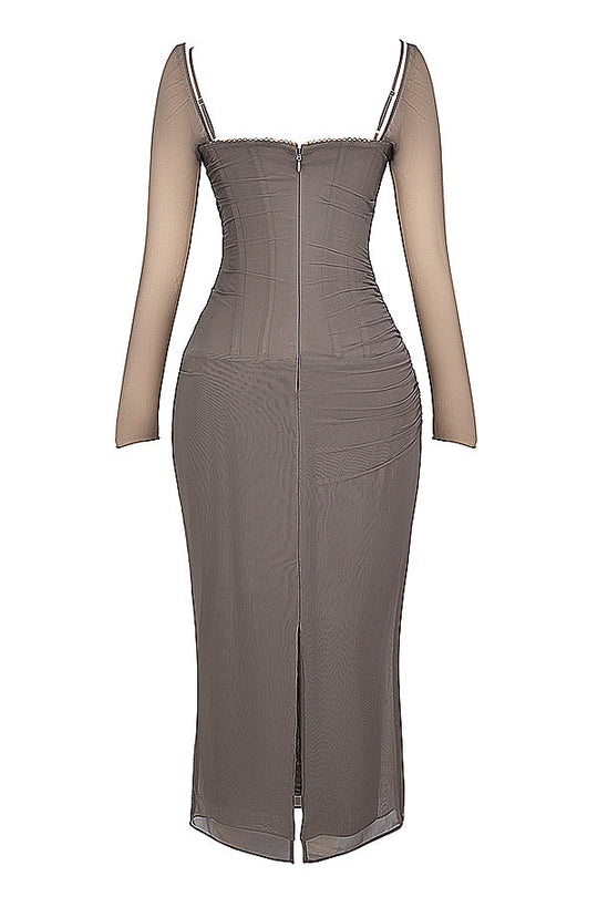 Heidi-Mode | Elegantes Maxikleid mit tiefem Ausschnitt und langen Ärmeln