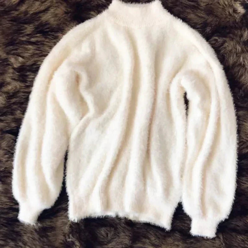 flauschiger warmer gestrickter Pullover