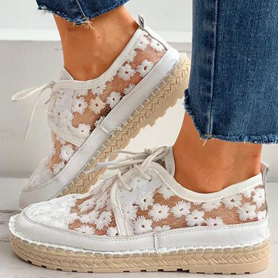 Orthopädisch, stilvoll und luftig - Schuh mit Blumendruck