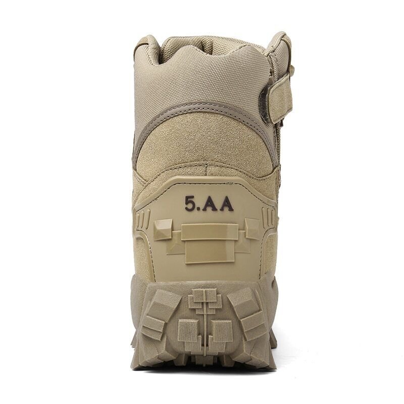 Coole militärische Winterstiefel