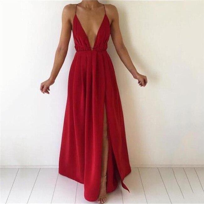 Maxikleid mit tiefem Ausschnitt