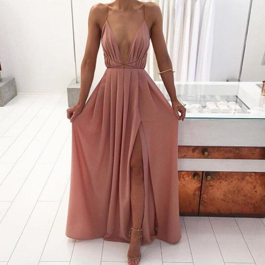 Maxikleid mit tiefem Ausschnitt