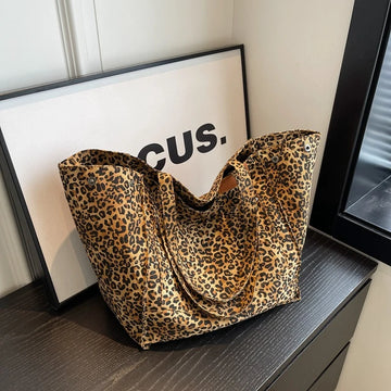 Elegante Umhängetaschen mit Leopardenmuster