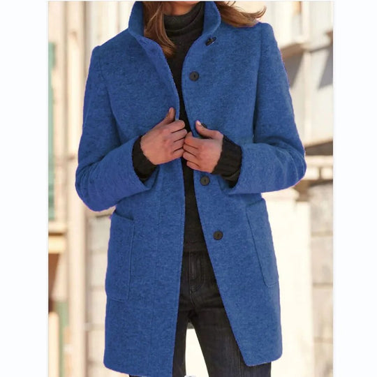 Grauer Wollmantel mit Stehkragen und Taschen