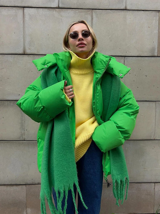 Heidi-Mode | Kurze Daunenjacke aus Baumwolle mit Kapuze, ideal für kalte Tage
