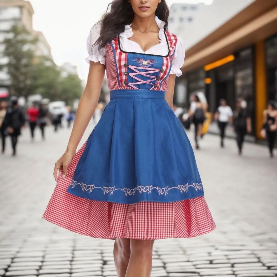 Heidi-Mode | Oktoberfest Dirndl mit kariertem Muster und kurzen Ärmeln