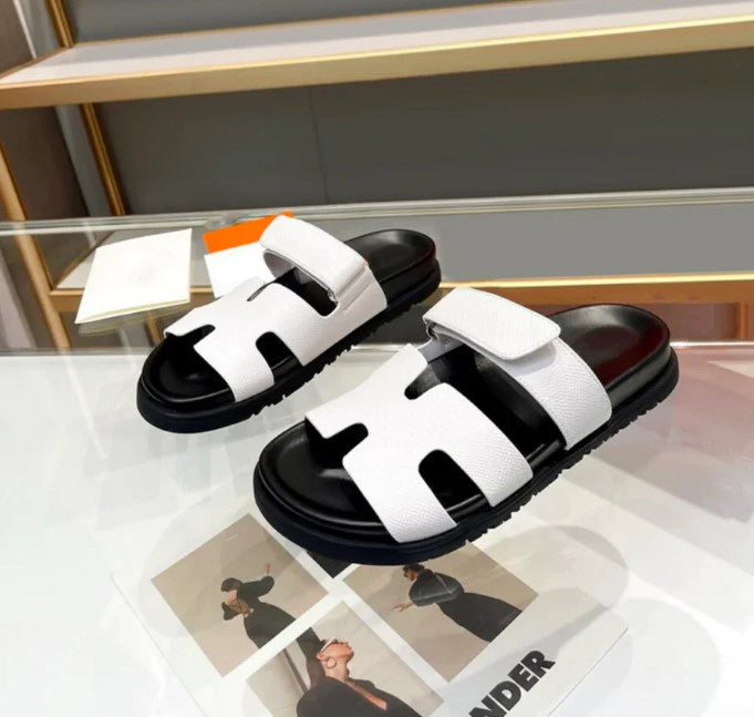 Heidi-Mode | Stilvolle Sandalen