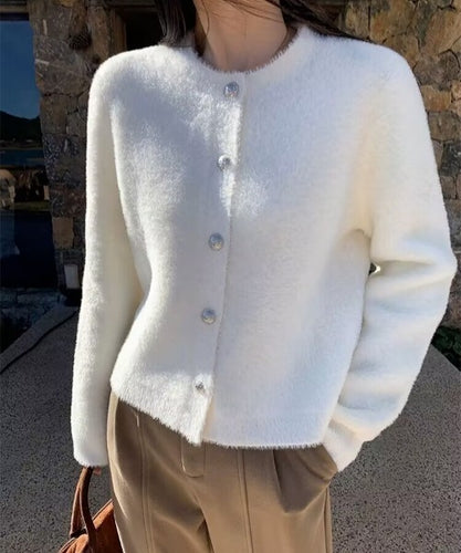 – Gestrickte Strickjacke mit Knopfleiste