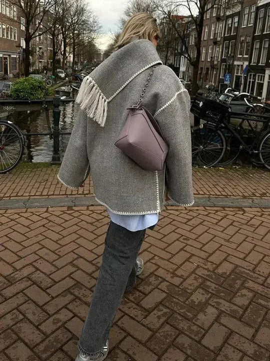 Heidi-Mode | Wollener Schal-Mantel für Frauen