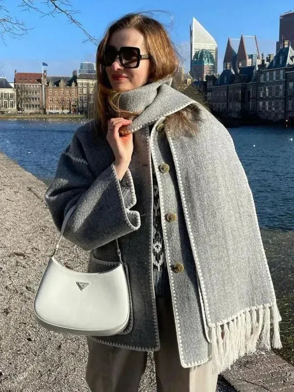 Heidi-Mode | Wollener Schal-Mantel für Frauen