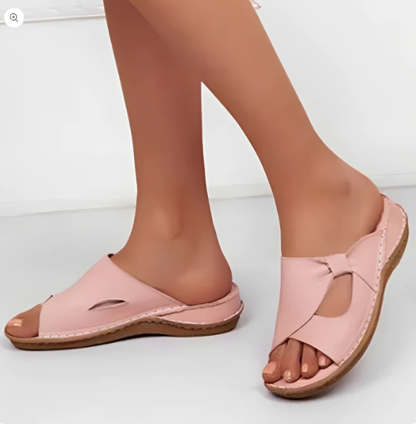 Trendige Ledersandalen