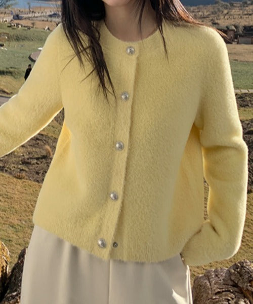 – Gestrickte Strickjacke mit Knopfleiste